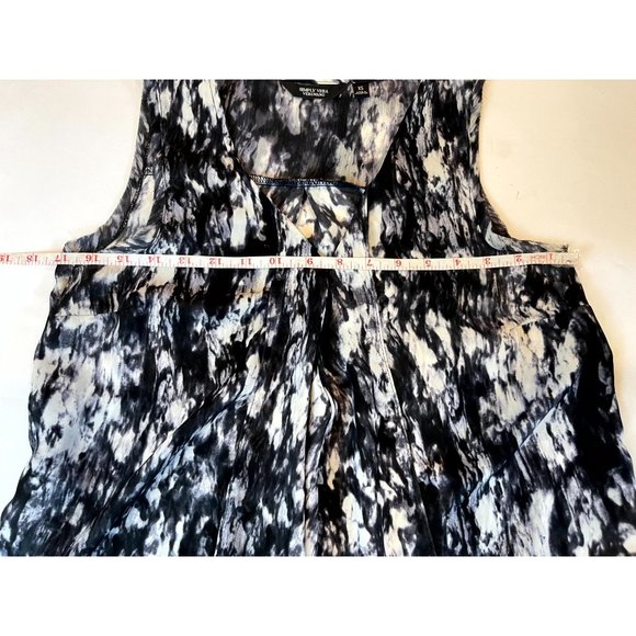 Simply Vera Vera Wang Womens Asymmetrical Blouse Top Abstract Black White SZ XS - Picture 4 of 7